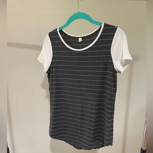 Lululemon dark gray white striped t-shirt. Size 2. Great condition.
